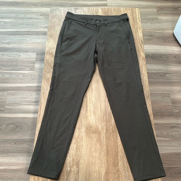 Lululemon commission pant slim fit
